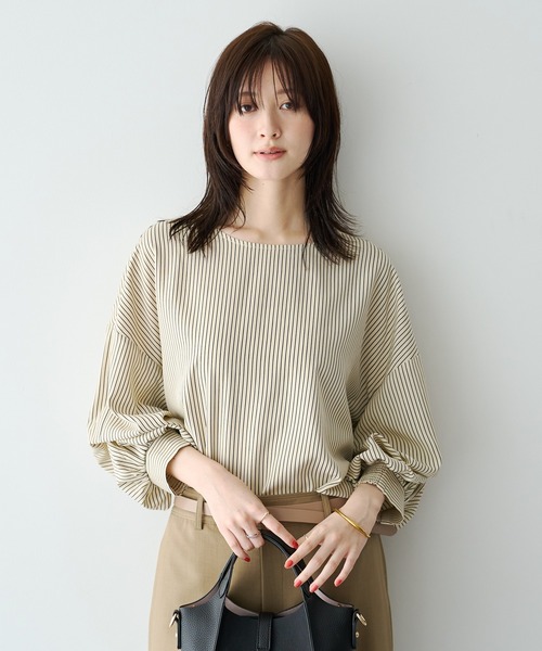 YECCA VECCA(イェッカヴェッカ)の「2wayボリューム袖ブラウス(シャツ/ブラウス・レディース・ダークグリーン/レッド/ストライプ/チャコールグレー・FREE)」の4枚目の写真