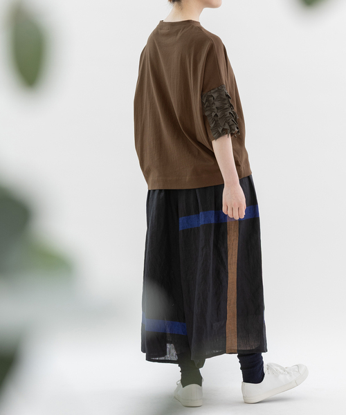 nop de nod(ノップドゥノッド)の「USコットンフリル5分袖Tシャツ(Tシャツ/カットソー・レディース・ブラウン/ブラック/オフホワイト/ダークブルー・M)」の8枚目の写真