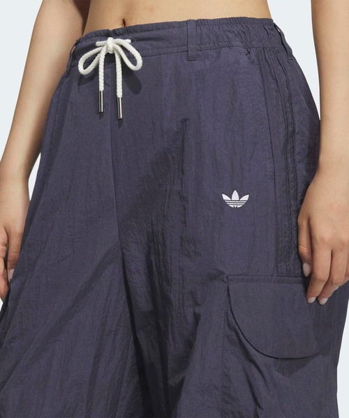 adidas（アディダス）の「OG W CARGO / アディダスオリジナルス adidas Originals（カーゴパンツ・レディース・ネイビー・MEDIUM/X-SMALL/SMALL）」の3枚目の写真