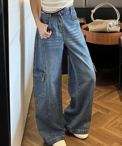 mebole(メボレ)の「cargo denim pants(デニムパンツ・レディース・ブルー・MEDIUM/LARGE)」の2枚目の写真