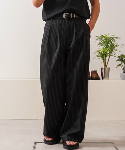 Laufer(ロイファー)の「【Laufer】2タック ワイドストレート スラックス / バックシャーリング イージートラウザー/ 2Tuck Wide Straight Slacks(スラックス・メンズ・ブラック系/グレー系/ブラウン/ブラック/グレー/ブラウン系・M/L/XL)」の3枚目の写真