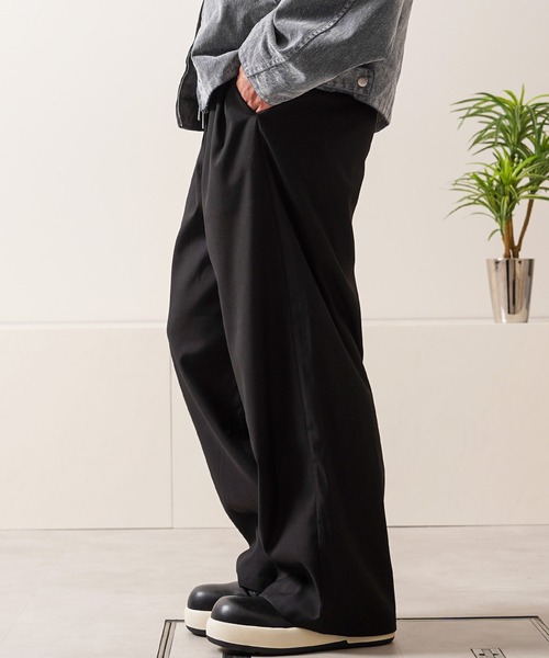 Laufer(ロイファー)の「【Laufer】2タック ワイドストレート スラックス / バックシャーリング イージートラウザー/ 2Tuck Wide Straight Slacks(スラックス・メンズ・ブラック系/グレー系/ブラウン/ブラック/グレー/ブラウン系・M/L/XL)」の13枚目の写真