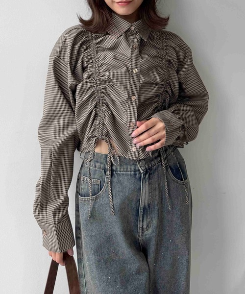 AS KNOW AS plus(アズノゥアズプラス)の「☆クロップド丈 シャーリングリボン結び チェック柄シャツ(シャツ/ブラウス・レディース・ブラウン系/ブラック系/レッド系・FREE)」の6枚目の写真