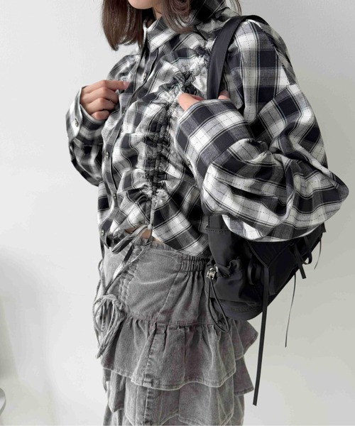 AS KNOW AS plus(アズノゥアズプラス)の「☆クロップド丈 シャーリングリボン結び チェック柄シャツ(シャツ/ブラウス・レディース・ブラウン系/ブラック系/レッド系・FREE)」の13枚目の写真