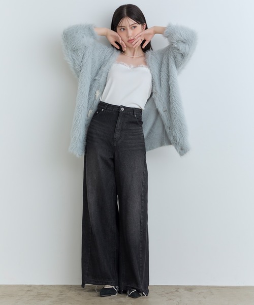 Tiny EDEN(タイニーエデン)の「【中野恵那 着用】ビジュ―ボタン付きシャギーニットカーディガン(カーディガン/ボレロ・レディース・ブルー/ピンク・FREE)」の18枚目の写真