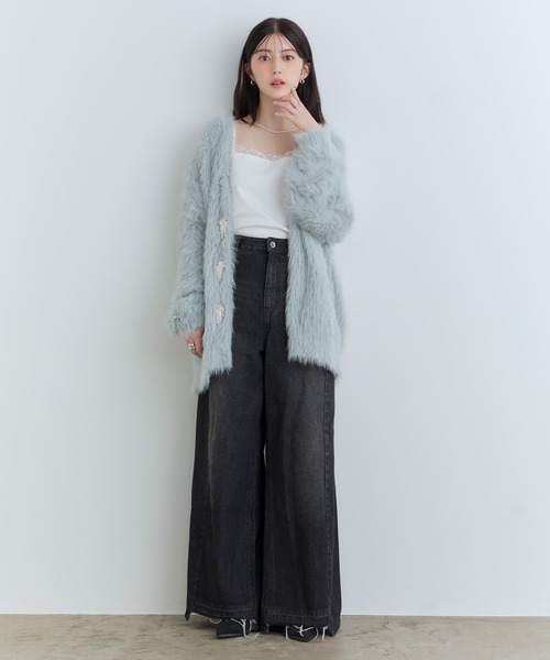 Tiny EDEN(タイニーエデン)の「【中野恵那 着用】ビジュ―ボタン付きシャギーニットカーディガン(カーディガン/ボレロ・レディース・ブルー/ピンク・FREE)」の19枚目の写真