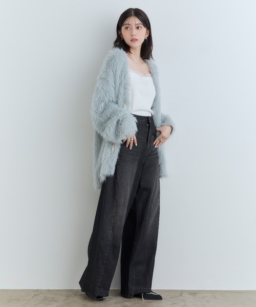 Tiny EDEN(タイニーエデン)の「【中野恵那 着用】ビジュ―ボタン付きシャギーニットカーディガン(カーディガン/ボレロ・レディース・ブルー/ピンク・FREE)」の20枚目の写真