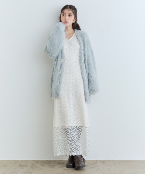Tiny EDEN(タイニーエデン)の「【中野恵那 着用】ビジュ―ボタン付きシャギーニットカーディガン(カーディガン/ボレロ・レディース・ブルー/ピンク・FREE)」の13枚目の写真