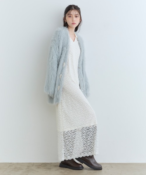 Tiny EDEN(タイニーエデン)の「【中野恵那 着用】ビジュ―ボタン付きシャギーニットカーディガン(カーディガン/ボレロ・レディース・ブルー/ピンク・FREE)」の14枚目の写真