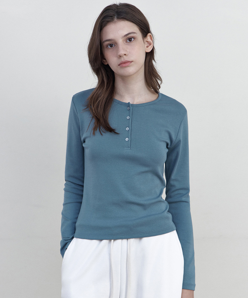 WEDNESDAYOASISFORWOMEN(ウェンズデー オアシス フォー ウーマン)の「HEYS ヘンリーネックTシャツ ブルー(WB6TP51)(Tシャツ/カットソー・レディース・ブルー・FREE)」の1枚目の写真