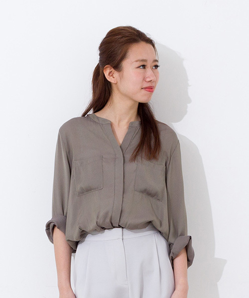 NATURAL BEAUTY BASIC(ナチュラルビューティーベーシック)の「ビエラダブルポケットシャツ(シャツ/ブラウス・レディース・カーキ/ホワイト系その他/ダークネイビー・MEDIUM/LARGE/SMALL)」の3枚目の写真