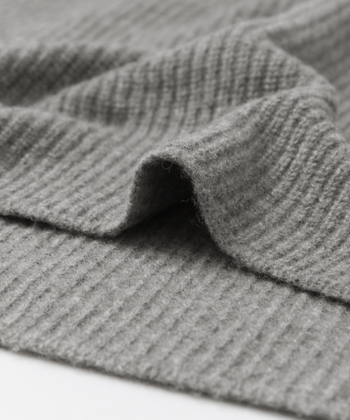 KBF（ケイビーエフ）の「KBF Vネックワイドプルオーバー（ニット/セーター・レディース・ネイビー/グレー/オフホワイト・ONE）」の18枚目の写真