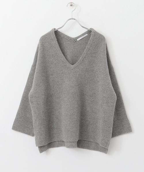 KBF（ケイビーエフ）の「KBF Vネックワイドプルオーバー（ニット/セーター・レディース・ネイビー/グレー/オフホワイト・ONE）」の21枚目の写真