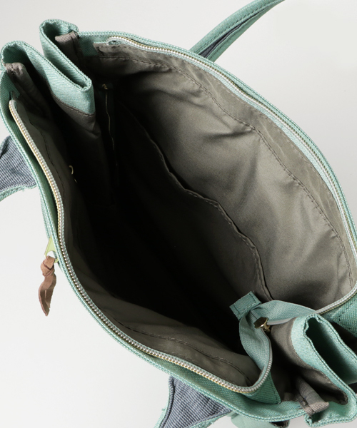 anello（アネロ）の「【anello】 杢調ポリキャンバス 10ポケット2WAYリュック（バックパック/リュック・レディース・ベージュ/ブラック/ブルー/グレー/ミント/ネイビー/ピンク/レッド・FREE）」の21枚目の写真