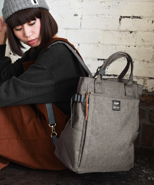 anello（アネロ）の「【anello】 杢調ポリキャンバス 10ポケット2WAYリュック（バックパック/リュック・レディース・ベージュ/ブラック/ブルー/グレー/ミント/ネイビー/ピンク/レッド・FREE）」の2枚目の写真