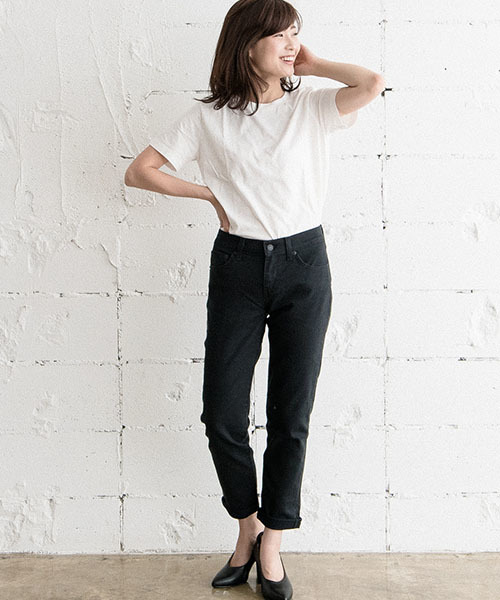 Levi's（リーバイス）の「BORROWED FROM THE BOYS WARMジーンズ ブラック COZY JET BLACK/10.2oz（デニムパンツ・レディース・ブラック・26inch/24inch/25inch/27inch/23inch/28inch）」の4枚目の写真