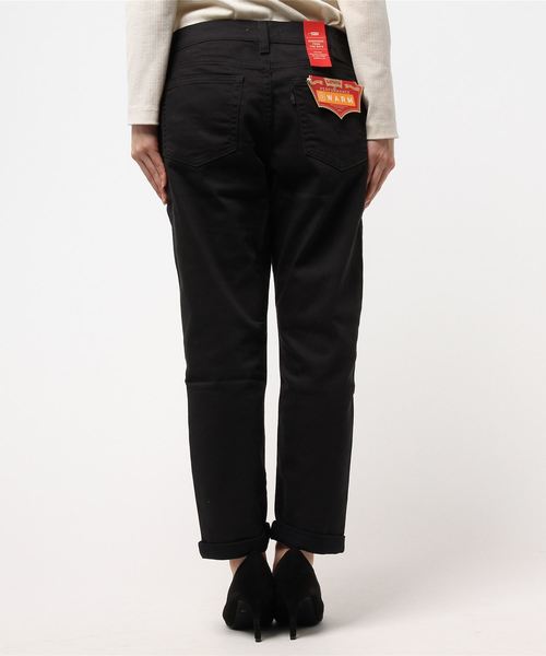 Levi's（リーバイス）の「BORROWED FROM THE BOYS WARMジーンズ ブラック COZY JET BLACK/10.2oz（デニムパンツ・レディース・ブラック・26inch/24inch/25inch/27inch/23inch/28inch）」の5枚目の写真