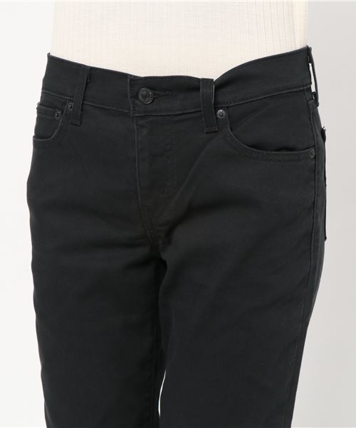 Levi's（リーバイス）の「BORROWED FROM THE BOYS WARMジーンズ ブラック COZY JET BLACK/10.2oz（デニムパンツ・レディース・ブラック・26inch/24inch/25inch/27inch/23inch/28inch）」の7枚目の写真