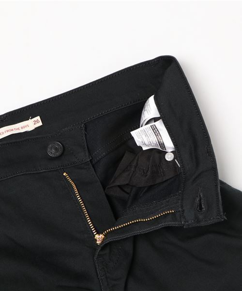 Levi's（リーバイス）の「BORROWED FROM THE BOYS WARMジーンズ ブラック COZY JET BLACK/10.2oz（デニムパンツ・レディース・ブラック・26inch/24inch/25inch/27inch/23inch/28inch）」の3枚目の写真
