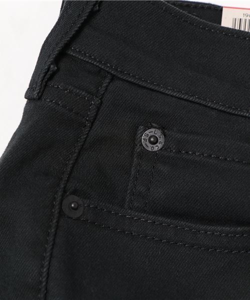 Levi's（リーバイス）の「BORROWED FROM THE BOYS WARMジーンズ ブラック COZY JET BLACK/10.2oz（デニムパンツ・レディース・ブラック・26inch/24inch/25inch/27inch/23inch/28inch）」の10枚目の写真