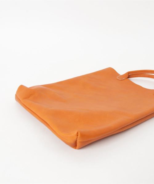 TASINAMI（タシナミ）の「TASINAMI 日本製 Leather Mini Tote M Oiled（トートバッグ・レディース・ブラック/ブラウン/グレー/レッド/オレンジ/ブルー/グリーン/ナチュラル・FREE）」の11枚目の写真