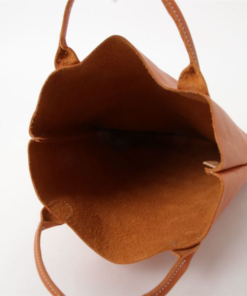 TASINAMI（タシナミ）の「TASINAMI 日本製 Leather Mini Tote M Oiled（トートバッグ・レディース・ブラック/ブラウン/グレー/レッド/オレンジ/ブルー/グリーン/ナチュラル・FREE）」の10枚目の写真