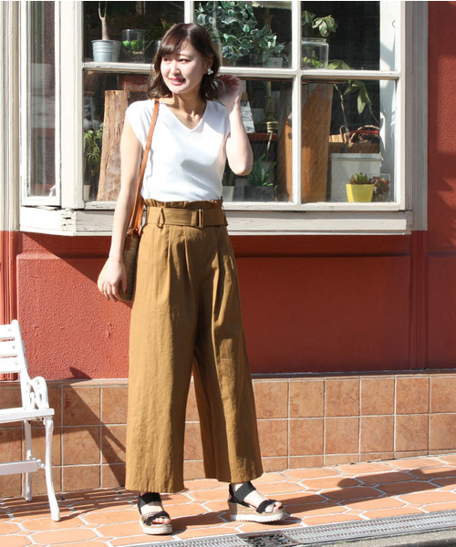 ASTORIA ODIER(アストリアオディール)の「麻混ベルト付ワイドパンツ(その他パンツ・レディース・ブラック/ベージュ/キャメル・SMALL/MEDIUM)」の8枚目の写真