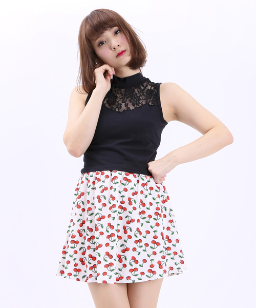 WEGO(ウィゴー)の「WEGO/レース切替ハイネックノースリーブTシャツ(Tシャツ/カットソー・レディース・オフホワイト/ブラック・FREE)」の1枚目の写真