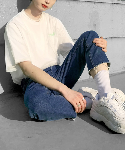 DING（ディング）の「DING/クロップドデニムパンツ（デニムパンツ・レディース・ライトインディゴブルー/インディゴブルー・MEDIUM/SMALL）」の7枚目の写真