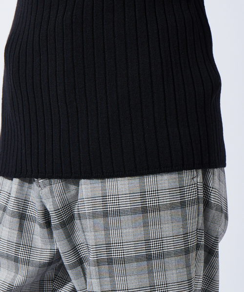 5351 POUR LES HOMMES(ゴーサンゴーイチプールオム)の「ワイドリブホールガーメントハイネック(ニット/セーター・メンズ・グレー/ブルー/ホワイト/ブラック・44/46/48/50)」の13枚目の写真