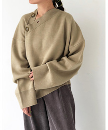 アシンメトリーボタンニット