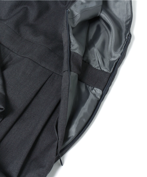 BEAMS LIGHTS Women's（ビームスライツ ウィメンズ）の「BEAMS LIGHTS / Vネックオールインワン（つなぎ/オールインワン・レディース・チャコールグレー/ブラック・38/36）」の13枚目の写真