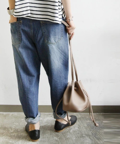 and it_（アンドイット）の「深ゆるまたサルエルデニムパンツ（デニムパンツ・レディース・ブルー/ネイビー/その他2/その他1/ホワイト/ワンウォッシュ・M/L/2L/3L/4L/SMALL/S）」の20枚目の写真