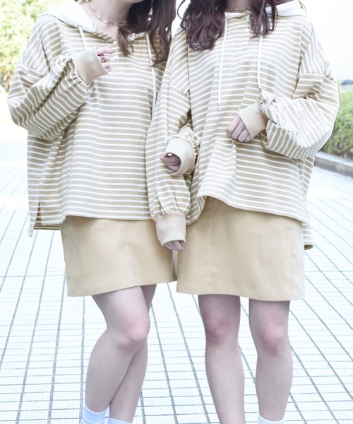 PairPair(ペアペア)の「フード付ボーダーヘンリートップス(パーカー・レディース・サックスブルー/ベージュ・FREE)」の1枚目の写真