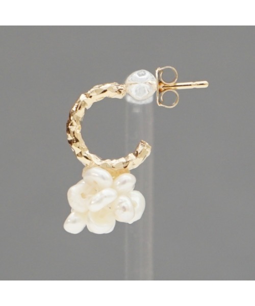 flower（フラワー）の「ペルルノワピアス（ピアス（片耳用）・レディース・ゴールド・FREE）」の6枚目の写真