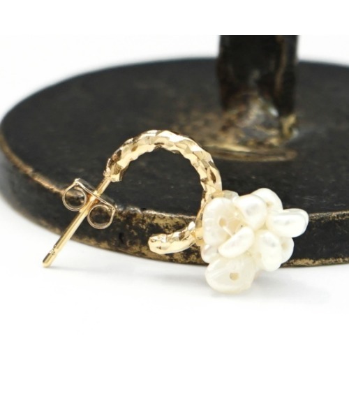 flower（フラワー）の「ペルルノワピアス（ピアス（片耳用）・レディース・ゴールド・FREE）」の5枚目の写真