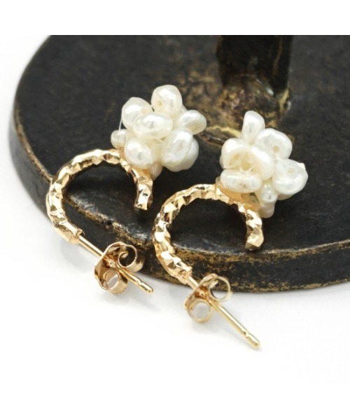 flower（フラワー）の「ペルルノワピアス（ピアス（片耳用）・レディース・ゴールド・FREE）」の4枚目の写真