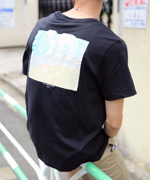 Levi's(リーバイス)の「【LEVI'S/リーバイス】ブランドロゴ バックプリント ユニセックスデザイン 半袖プリントTシャツ カットソー(Tシャツ/カットソー・メンズ・その他1/その他2/ホワイト系その他/ホワイト・SMALL/MEDIUM/LARGE)」の3枚目の写真