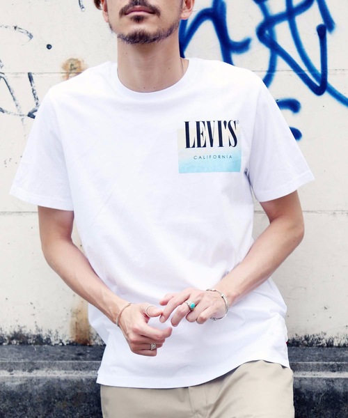 Levi's(リーバイス)の「【LEVI'S/リーバイス】ブランドロゴ バックプリント ユニセックスデザイン 半袖プリントTシャツ カットソー(Tシャツ/カットソー・メンズ・その他1/その他2/ホワイト系その他/ホワイト・SMALL/MEDIUM/LARGE)」の5枚目の写真