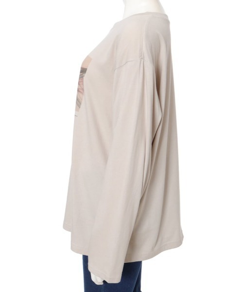 fifth(フィフス)の「グラフィックプリントロングスリーブTシャツ(Tシャツ/カットソー・レディース・ホワイト/グレイッシュベージュ・MEDIUM)」の5枚目の写真