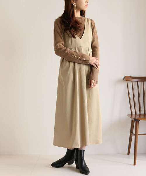 HER CLOSET（ハークローゼット）の「【shemoshelly】チノ深Vネックジャンパースカート（ジャンパースカート・レディース・ブラック/ベージュ/ライトグレー/アイボリー・M）」の16枚目の写真