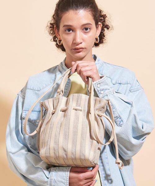 BEAUTY&YOUTH UNITED ARROWS(ビューティーアンドユースユナイテッドアローズ)の「BY∴ コンビパネルミニドローストショルダーバッグ -2WAY- ◆(ショルダーバッグ・レディース・ナチュラル/モカ・FREE)」の2枚目の写真