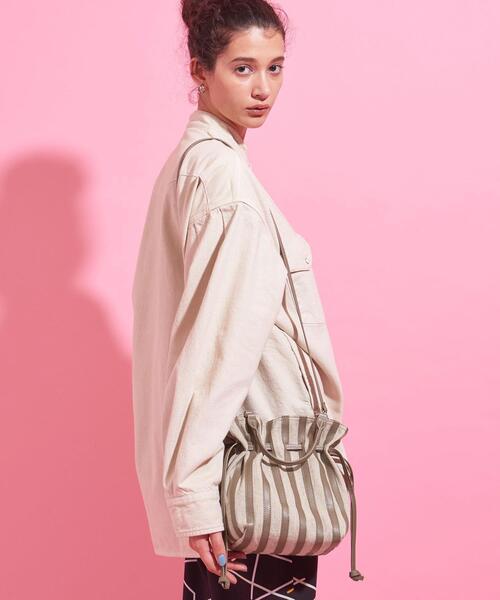 BEAUTY&YOUTH UNITED ARROWS(ビューティーアンドユースユナイテッドアローズ)の「BY∴ コンビパネルミニドローストショルダーバッグ -2WAY- ◆(ショルダーバッグ・レディース・ナチュラル/モカ・FREE)」の7枚目の写真