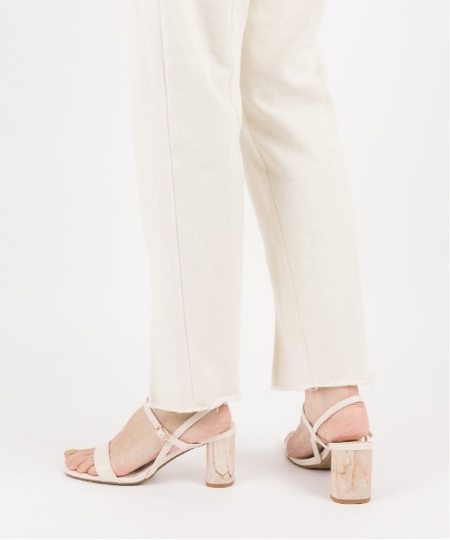 RANDA(ランダ)の「デザインヒールスクエアトゥサンダル(サンダル・レディース・ブラウン/パープル/アイボリー・L/M/S/LL)」の16枚目の写真