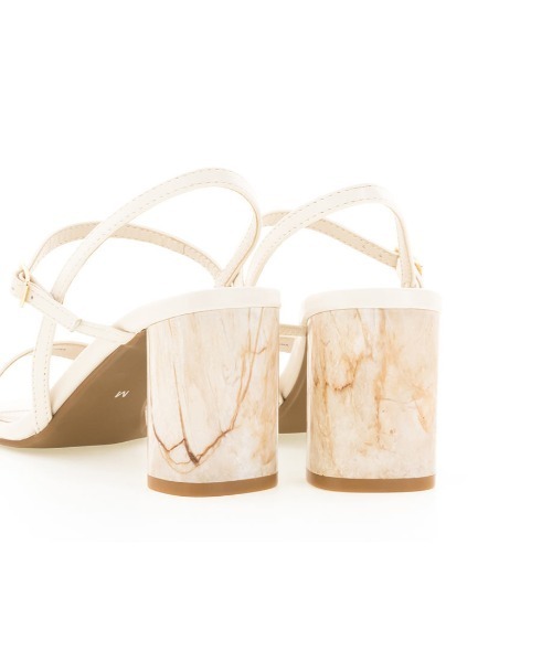 RANDA(ランダ)の「デザインヒールスクエアトゥサンダル(サンダル・レディース・ブラウン/パープル/アイボリー・L/M/S/LL)」の4枚目の写真