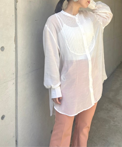 prose verse（プロズヴェール）の「フロントタック入りクラシカルシアーシャツ（シャツ/ブラウス・レディース・オフホワイト/ライム/バイオレット/グレイッシュベージュ・ﾌﾘ-）」の7枚目の写真