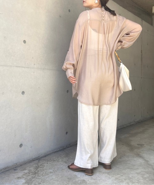 prose verse（プロズヴェール）の「フロントタック入りクラシカルシアーシャツ（シャツ/ブラウス・レディース・オフホワイト/ライム/バイオレット/グレイッシュベージュ・ﾌﾘ-）」の11枚目の写真