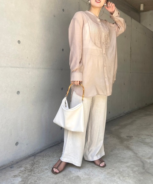 prose verse（プロズヴェール）の「フロントタック入りクラシカルシアーシャツ（シャツ/ブラウス・レディース・オフホワイト/ライム/バイオレット/グレイッシュベージュ・ﾌﾘ-）」の21枚目の写真