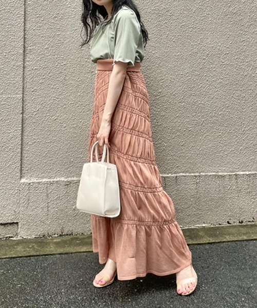 Kastane（カスタネ）の「シャーリングティアードニットスカート（スカート・レディース・ローズ/ブラック/ホワイト系その他/オリーブ・FREE）」の16枚目の写真