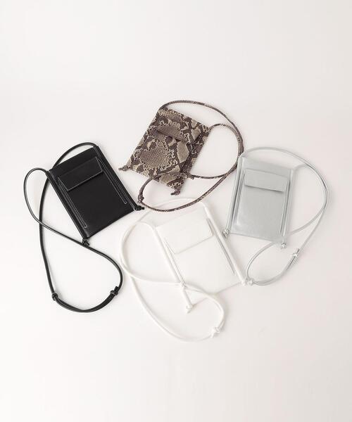 green label relaxing(グリーンレーベルリラクシング)の「FFC マルチ サコッシュ ポシェット(ショルダーバッグ・レディース・ホワイト/ブラック/シルバー/その他1・FREE)」の5枚目の写真